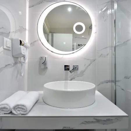 Christina Apartament Flogita